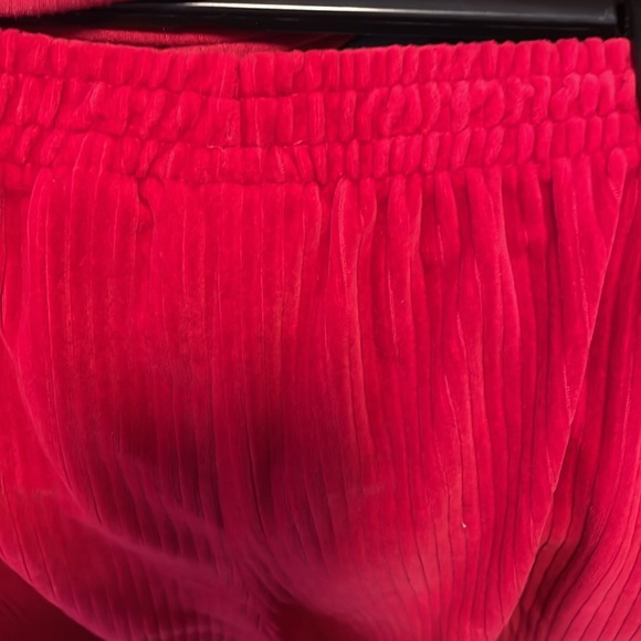 Red Two-Piece Lounge Set - Picture 9 of 9